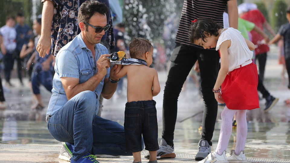 در پناه خنکای آب