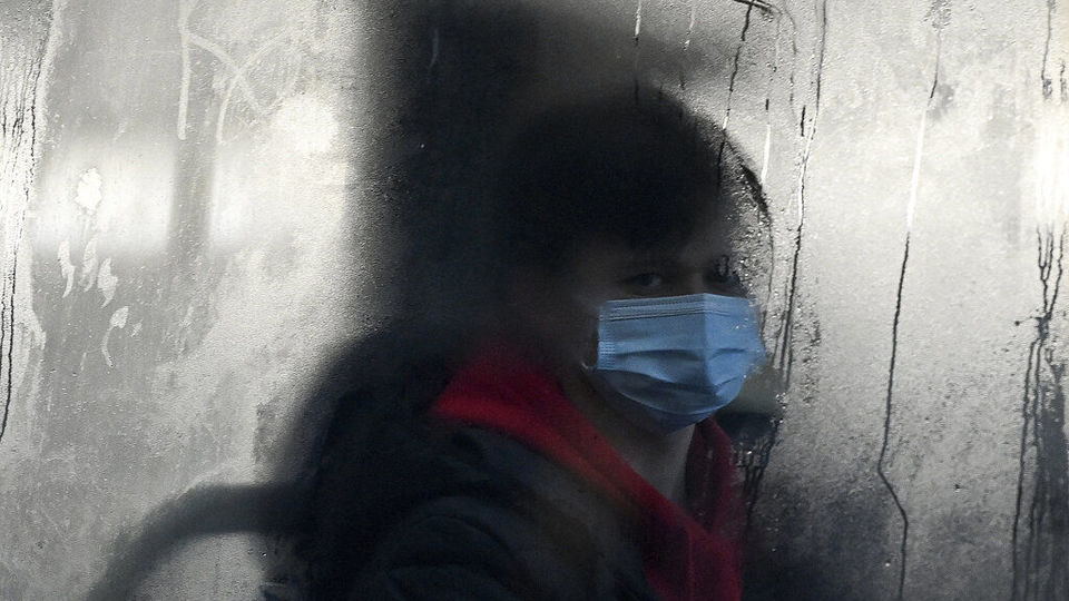 میزان استفاده از ماسک در کشور به زیر ۱۰ درصد رسیده است | هشدار درباره افزایش دوباره آمارهای کرونا در ایران 