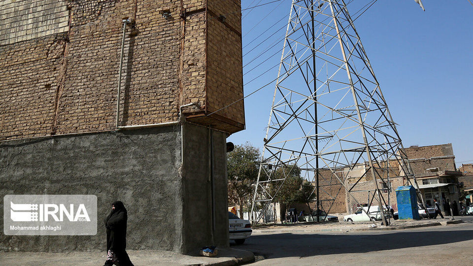 زندگی زیر دکل های فشار قوی