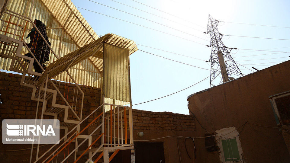 زندگی زیر دکل های فشار قوی