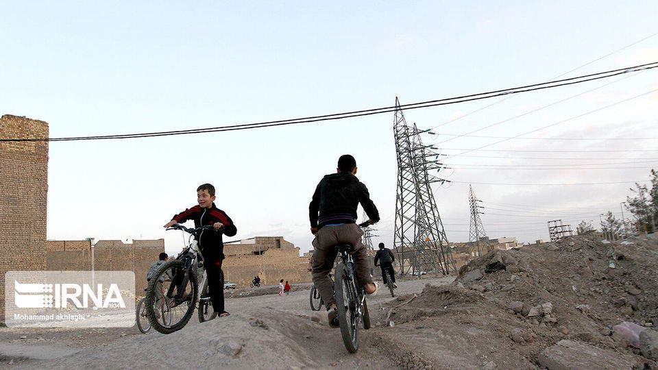 زندگی زیر دکل های فشار قوی