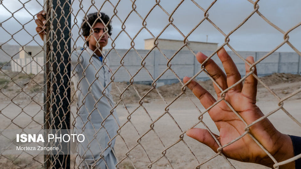 پا به توپ زیر چتر شرجی