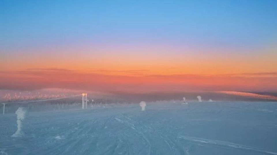 آسمان صورتی قطب جنوب در نتیجه فوران آتشفشان هانگا تونگا