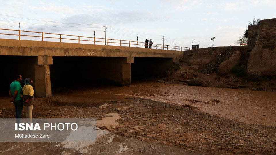 بارش باران تابستانه در مشهد