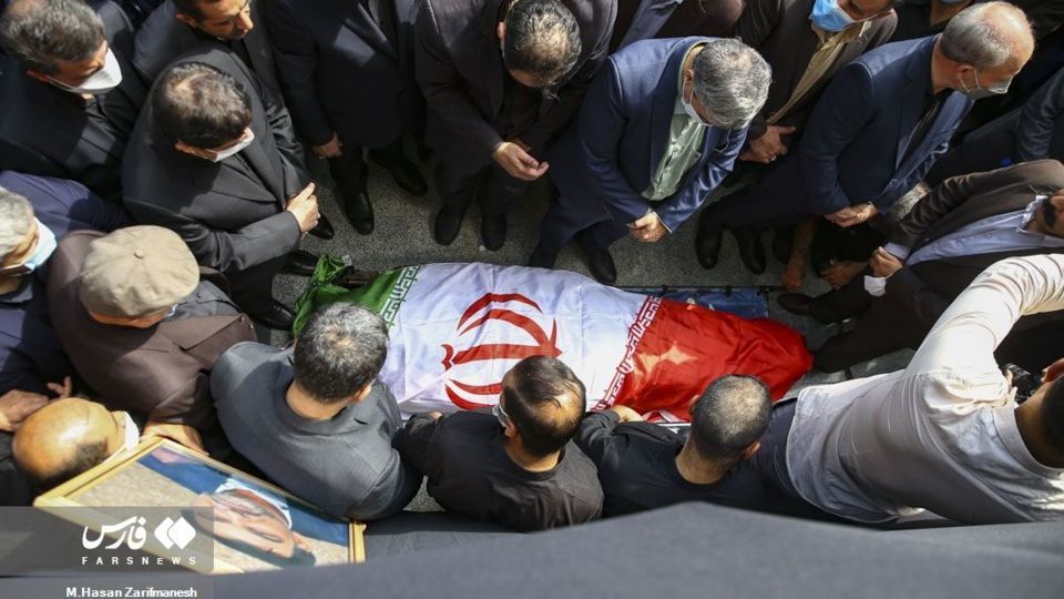 وداع با پیکر عادل آذر