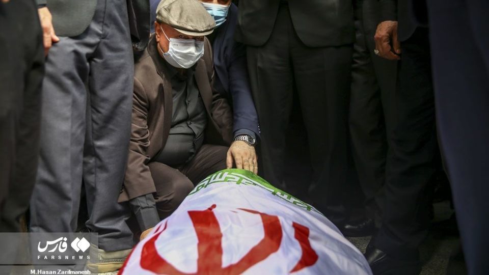 وداع با پیکر عادل آذر