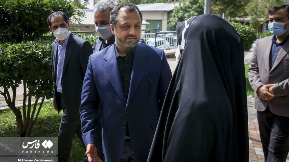 وداع با پیکر عادل آذر