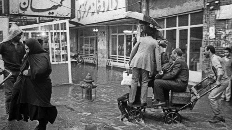  عکس‌های نوستالژیک سیل تهران در دهه ۶۰ 