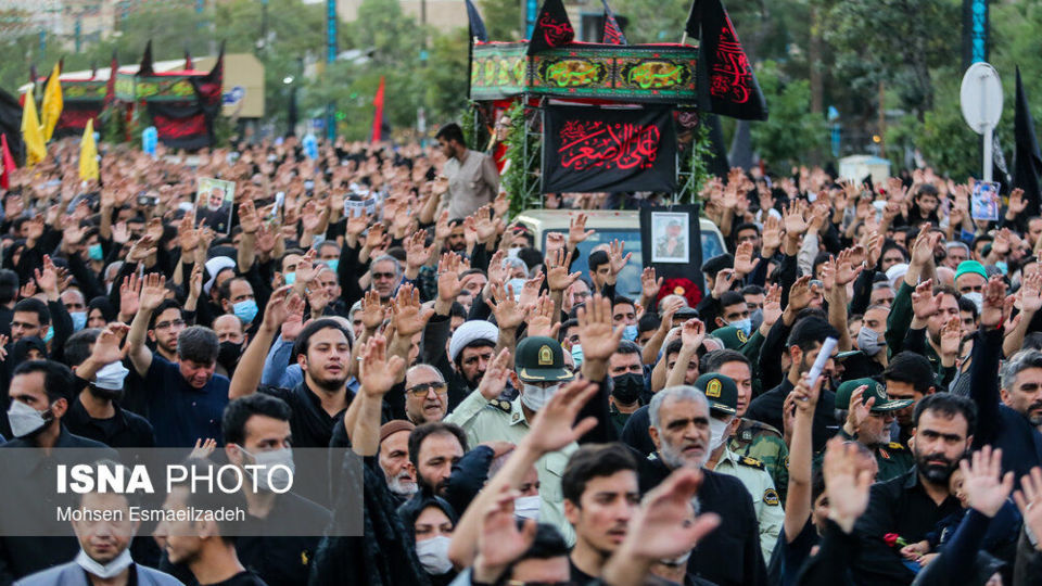 تشییع پیکر شهدای مدافع حرم در مشهد