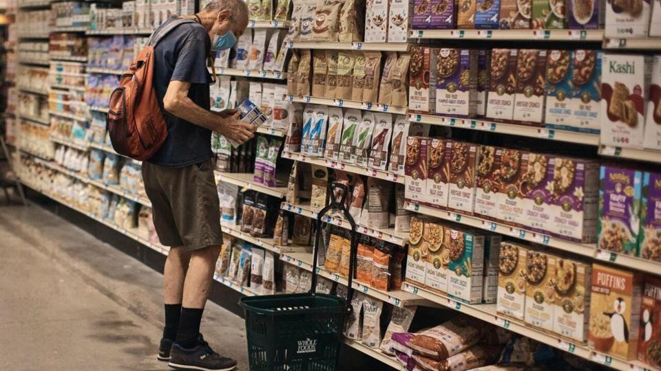 مردم آمریکا برای گذران زندگی به قرض گرفتن افتادند