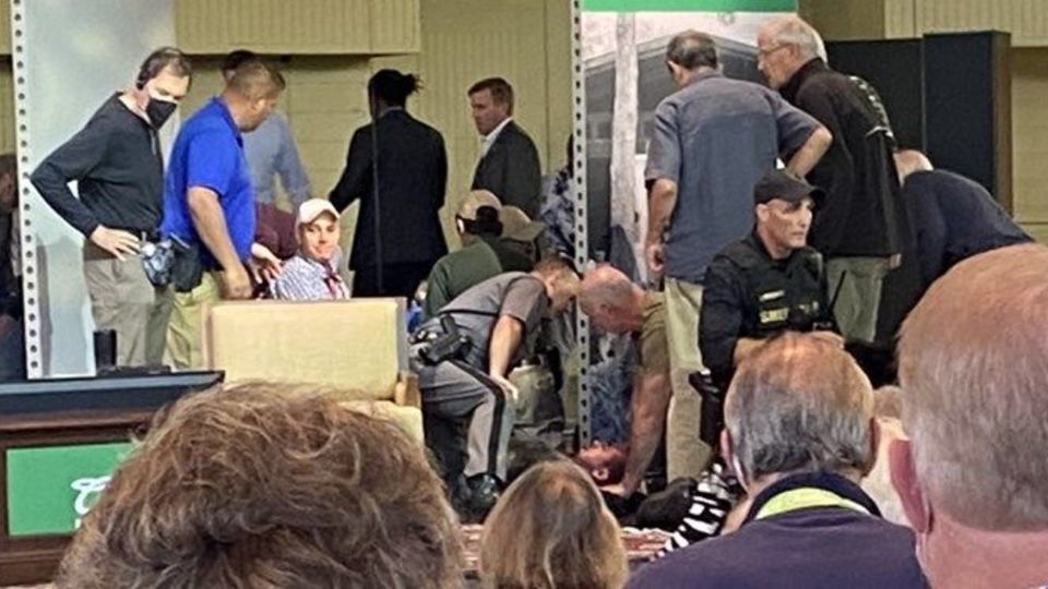 آخرین وضعیت جسمانی سلمان رشدی در بیمارستان