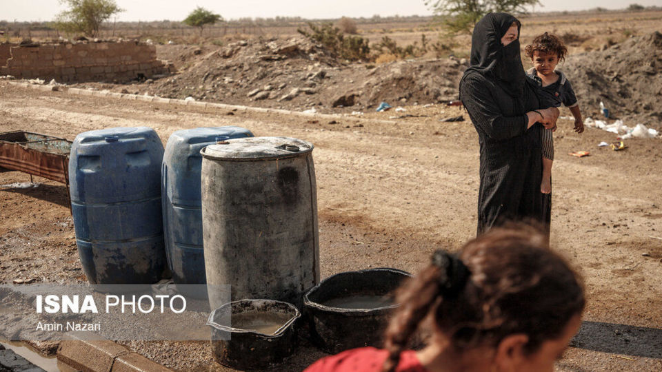 آبرسانی با تانکر به روستاهای درگیر تنش آبی در حمیدیه- خوزستان