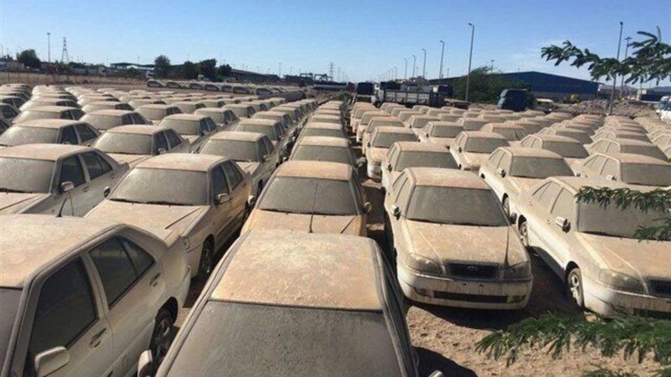 خودروهای وارداتی جای بنزین، خاک می‌خورند!