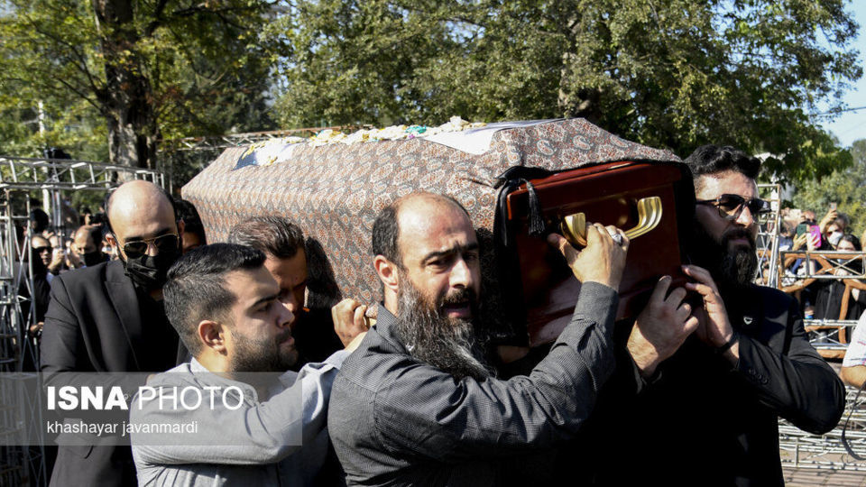 مراسم تشییع پیکر هوشنگ ابتهاج ـ رشت