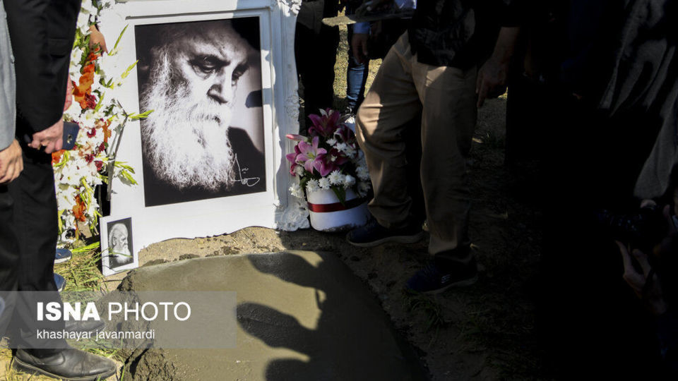 مراسم تشییع پیکر هوشنگ ابتهاج ـ رشت