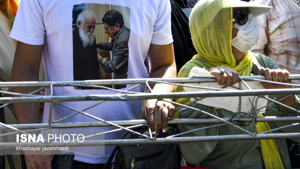 مراسم تشییع پیکر هوشنگ ابتهاج ـ رشت