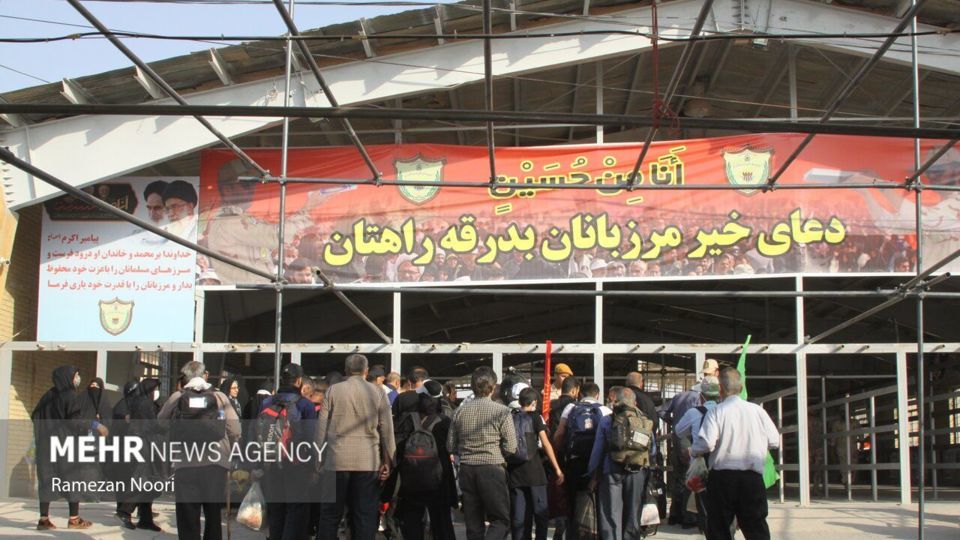 حضور پرشور زائران اربعین حسینی در مرز مهران