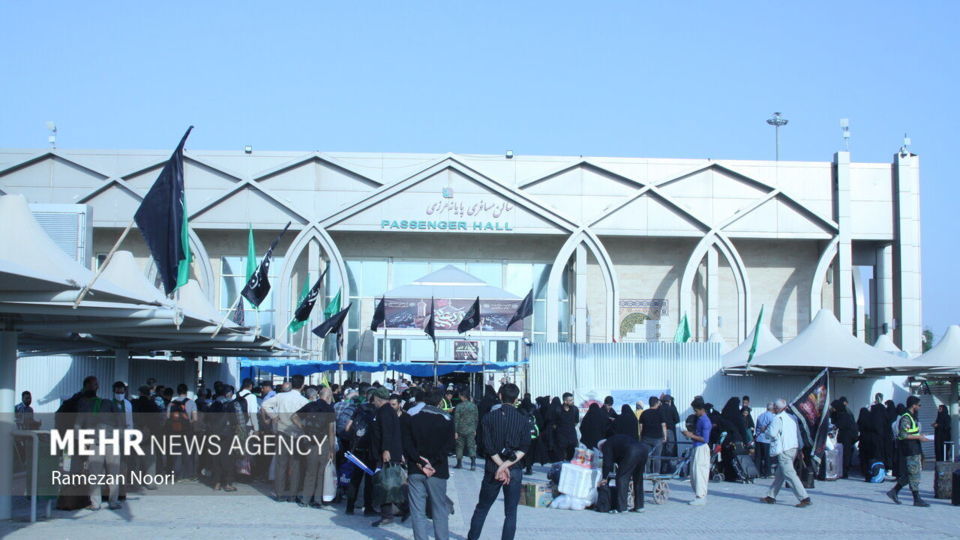 حضور پرشور زائران اربعین حسینی در مرز مهران