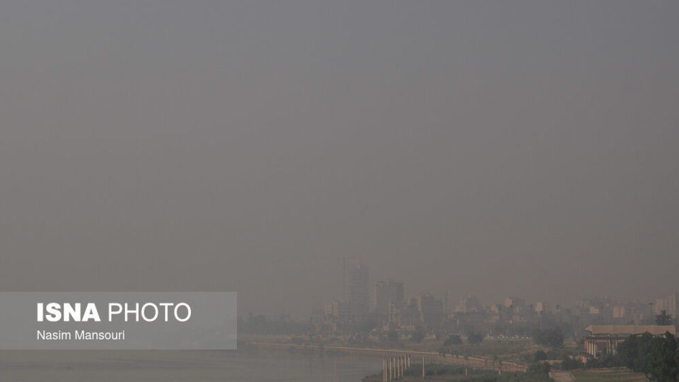 دود هورالعظیم در آسمان اهواز