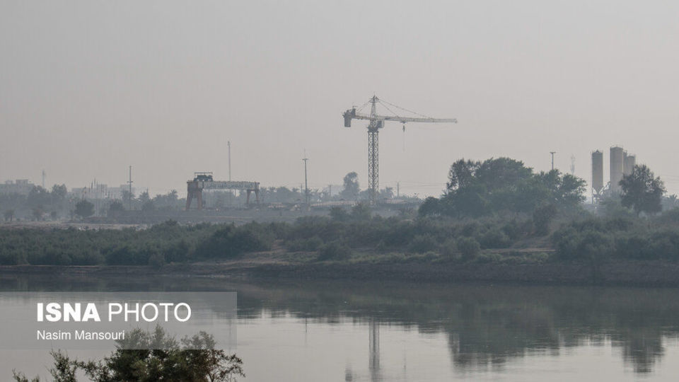 دود هورالعظیم در آسمان اهواز