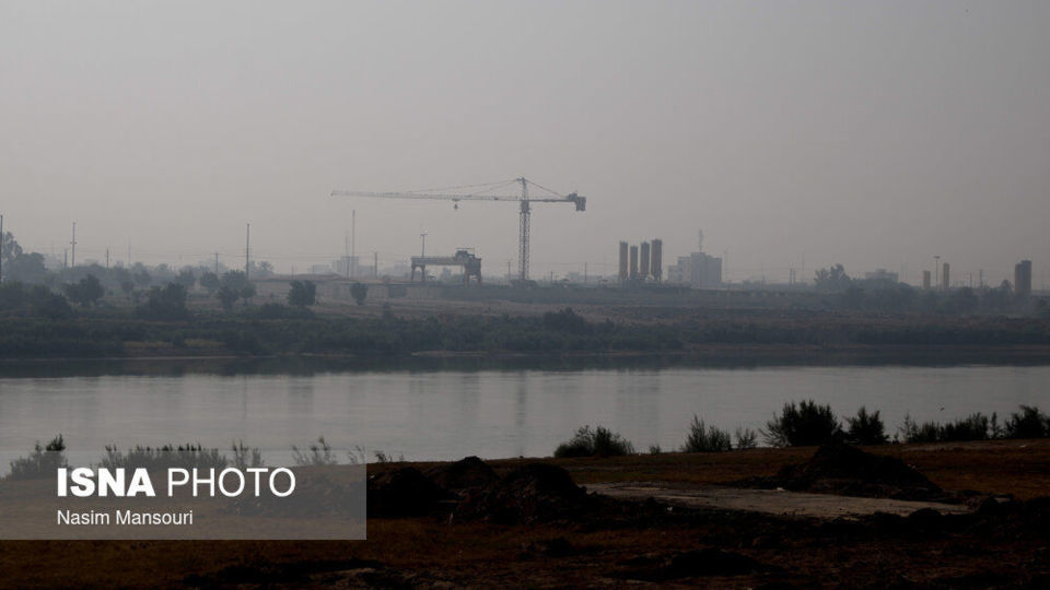 دود هورالعظیم در آسمان اهواز