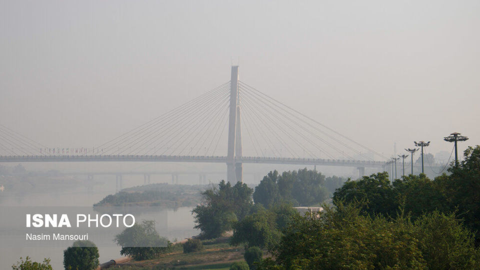 دود هورالعظیم در آسمان اهواز