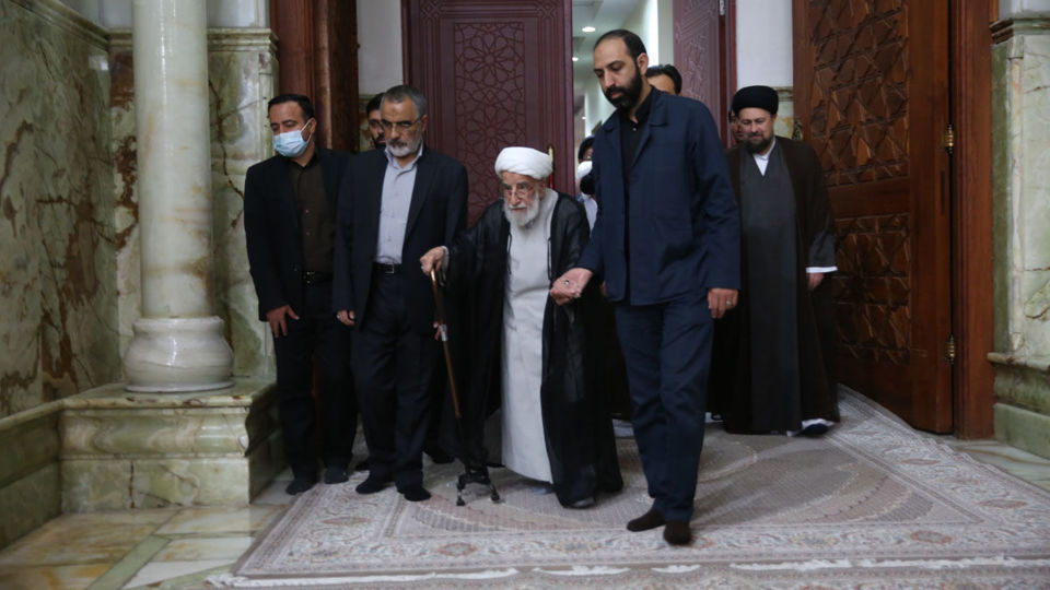     تجدید میثاق رئیس و اعضای مجلس خبرگان رهبری با آرمان های امام خمینی (س) 