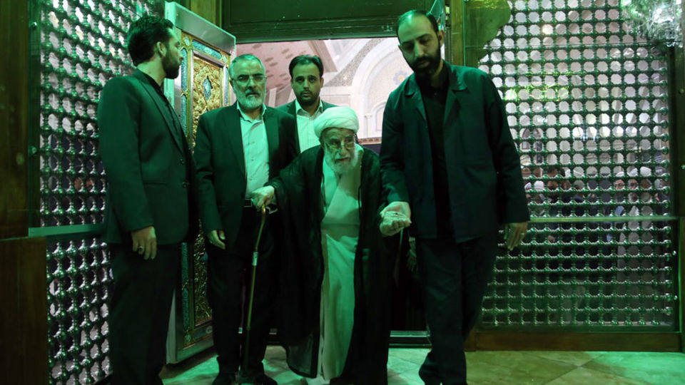     تجدید میثاق رئیس و اعضای مجلس خبرگان رهبری با آرمان های امام خمینی (س) 