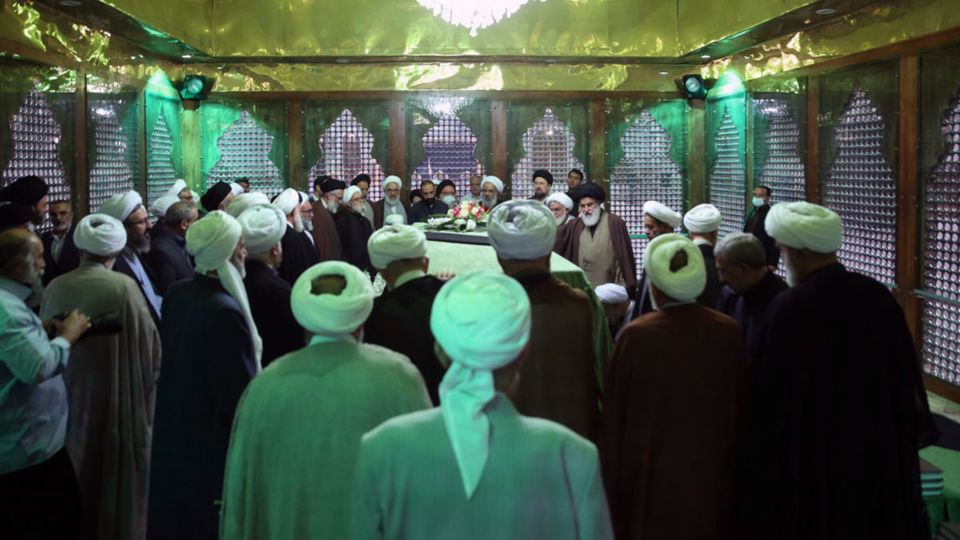     تجدید میثاق رئیس و اعضای مجلس خبرگان رهبری با آرمان های امام خمینی (س) 