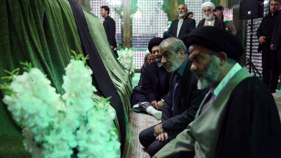     تجدید میثاق رئیس و اعضای مجلس خبرگان رهبری با آرمان های امام خمینی (س) 