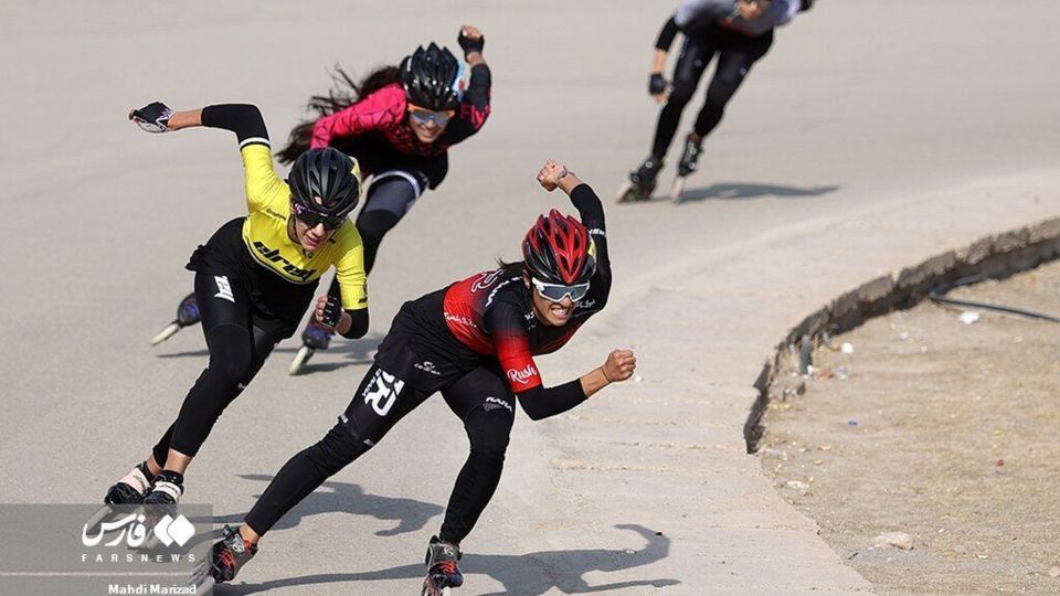 متفاوت‌ترین تصاویر از دختران اسکیت‌ باز در آزادی