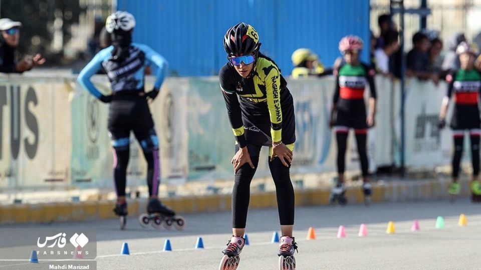 متفاوت‌ترین تصاویر از دختران اسکیت‌ باز در آزادی