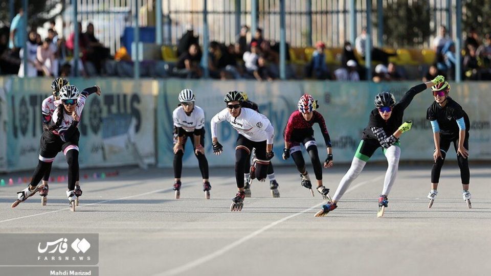 متفاوت‌ترین تصاویر از دختران اسکیت‌ باز در آزادی