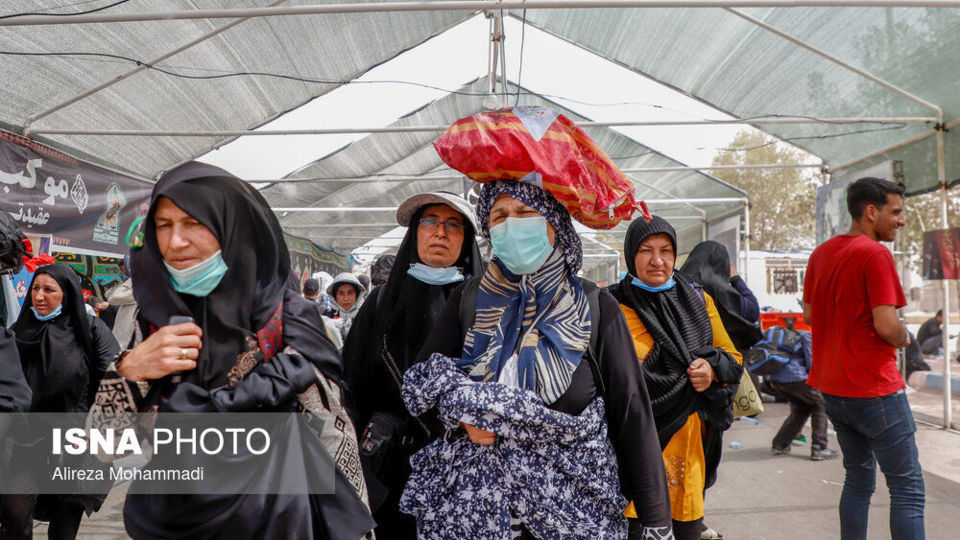عبور زائران اربعین حسینی از مرز شلمچه