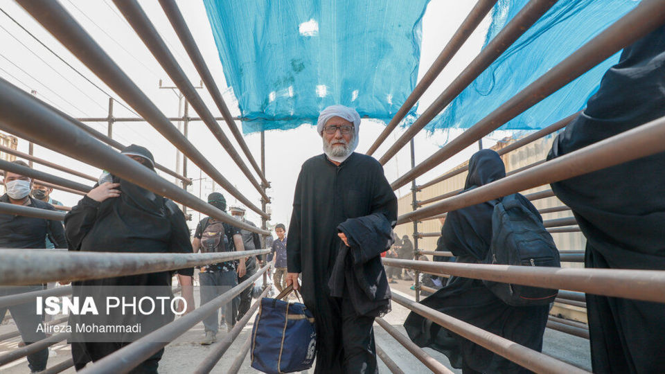 عبور زائران اربعین حسینی از مرز شلمچه