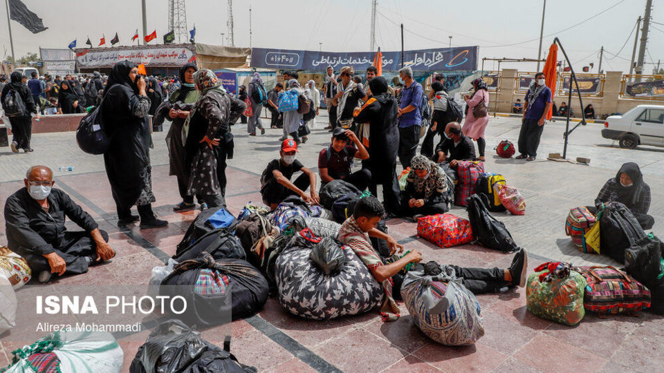 عبور زائران اربعین حسینی از مرز شلمچه