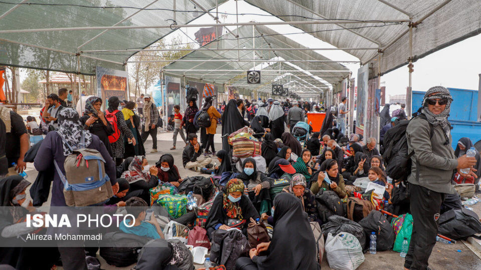 عبور زائران اربعین حسینی از مرز شلمچه