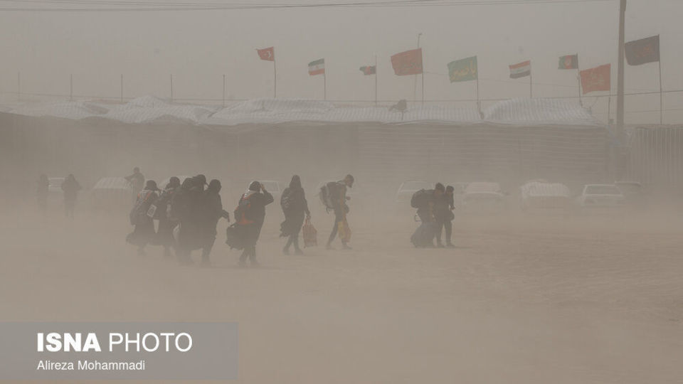 پیاده در غبار