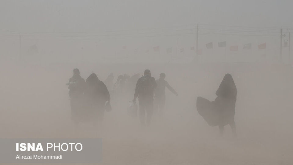 پیاده در غبار