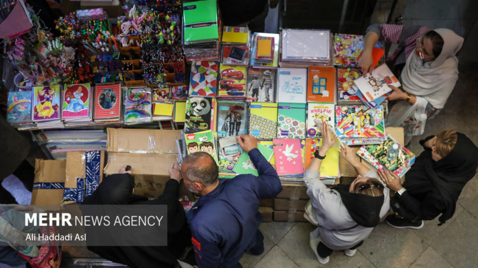 بازار لوازم التحریر در آستانه بازگشایی مدارس