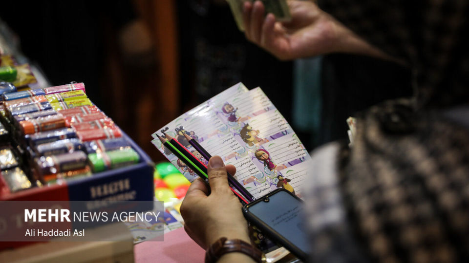 بازار لوازم التحریر در آستانه بازگشایی مدارس