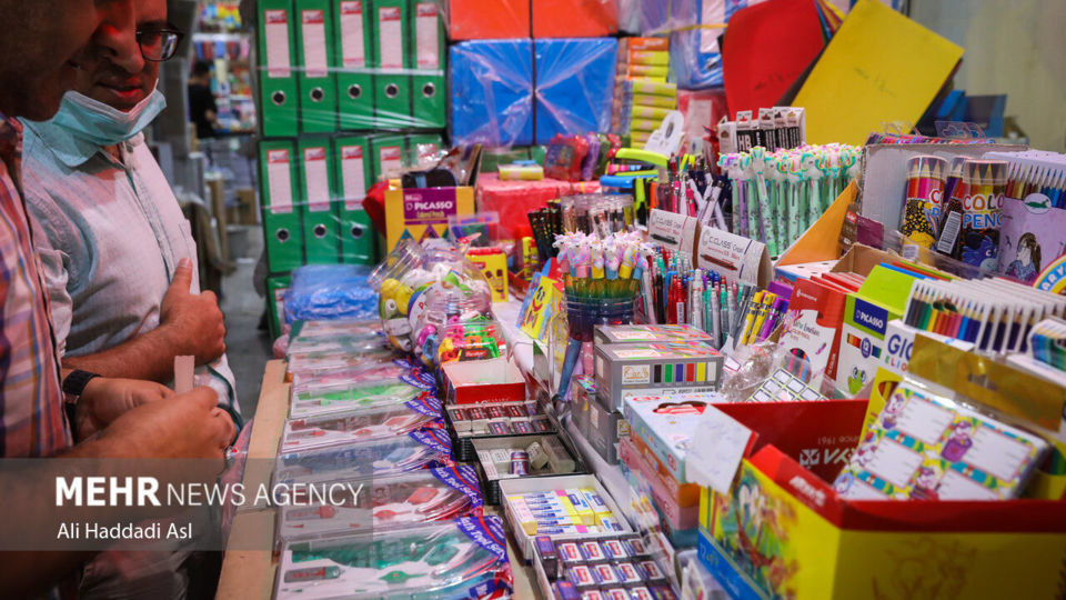 بازار لوازم التحریر در آستانه بازگشایی مدارس