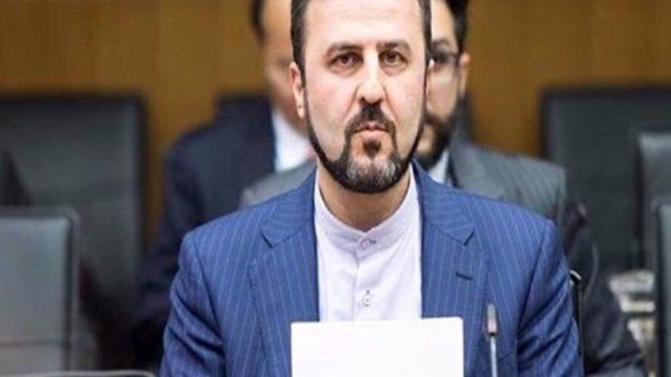 انتقاد غریب آبادی از رویکرد دوگانه اتحادیه اروپایی