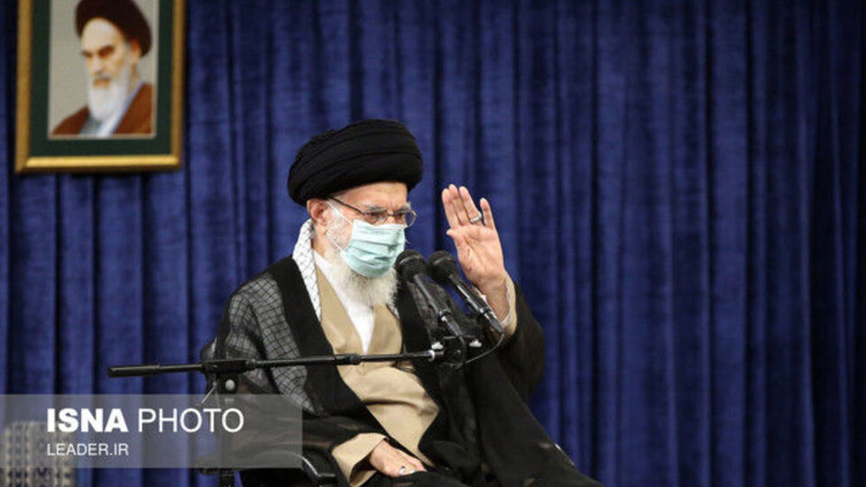 آغاز سخنرانی رهبری در دیدار با جمعی از پیشکسوتان و فرماندهان دفاع مقدس