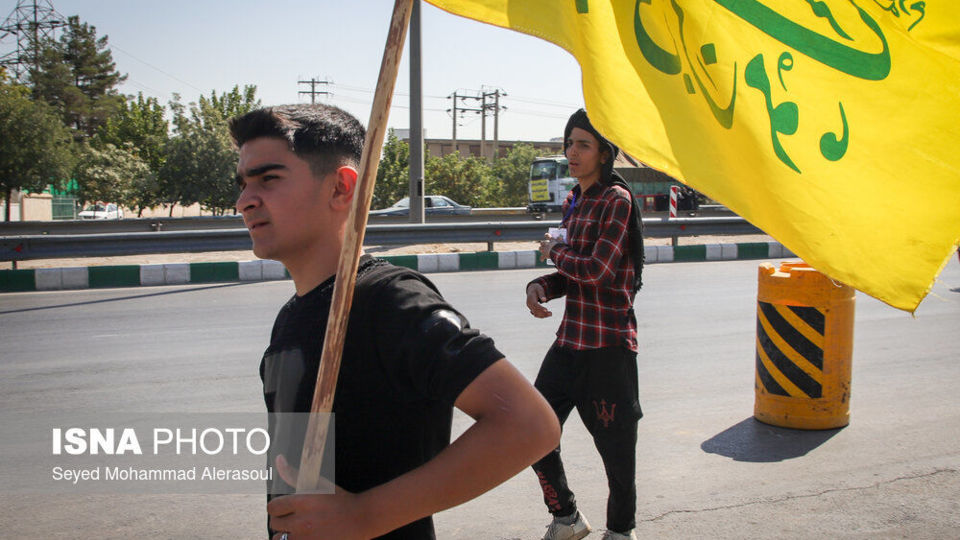 زائران پیاده حرم امام رضا (ع)