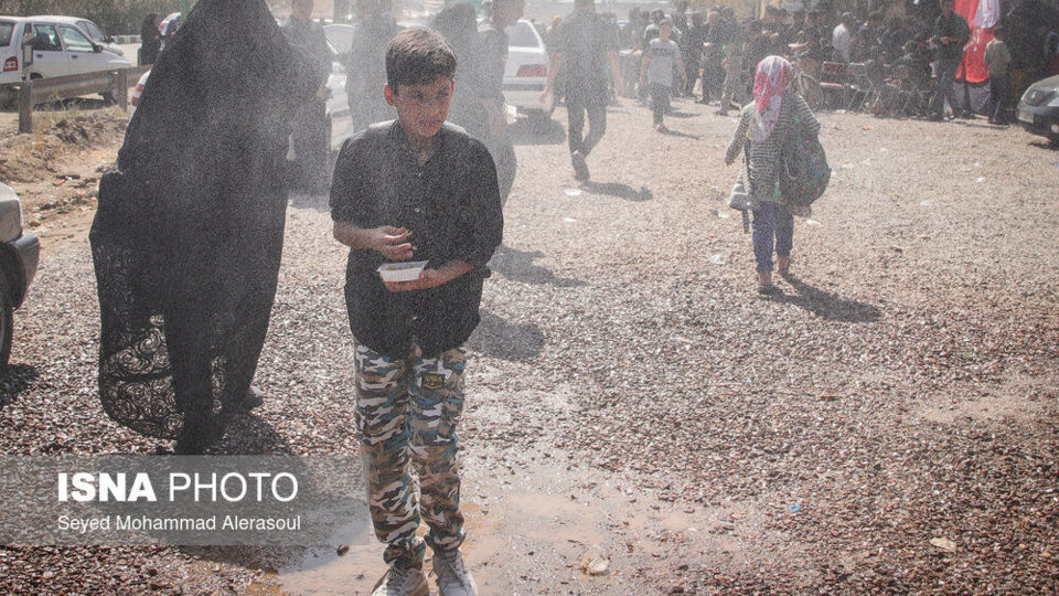 زائران پیاده حرم امام رضا (ع)