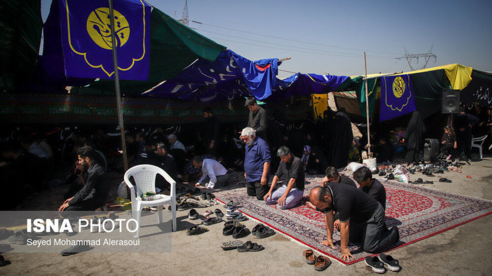 زائران پیاده حرم امام رضا (ع)