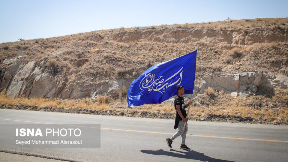 زائران پیاده حرم امام رضا (ع)