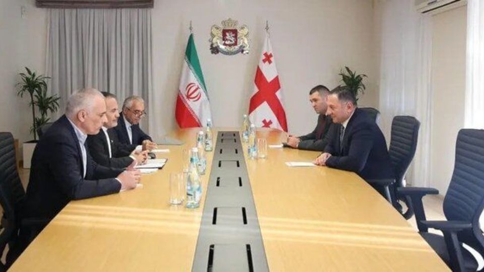 سفیر ایران خواستار حل مشکلات اقامتی تجار در گرجستان شد سفیر ایران خواستار حل مشکلات اقامتی تجار در گرجستان شد