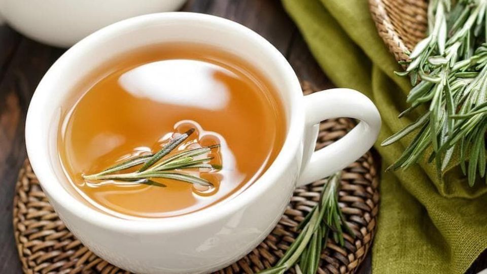 ۱۰ فایده شگفت انگیز چای رزماری